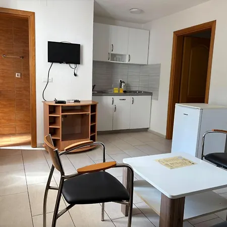 بيت ضيافة Azure Bay نيوم